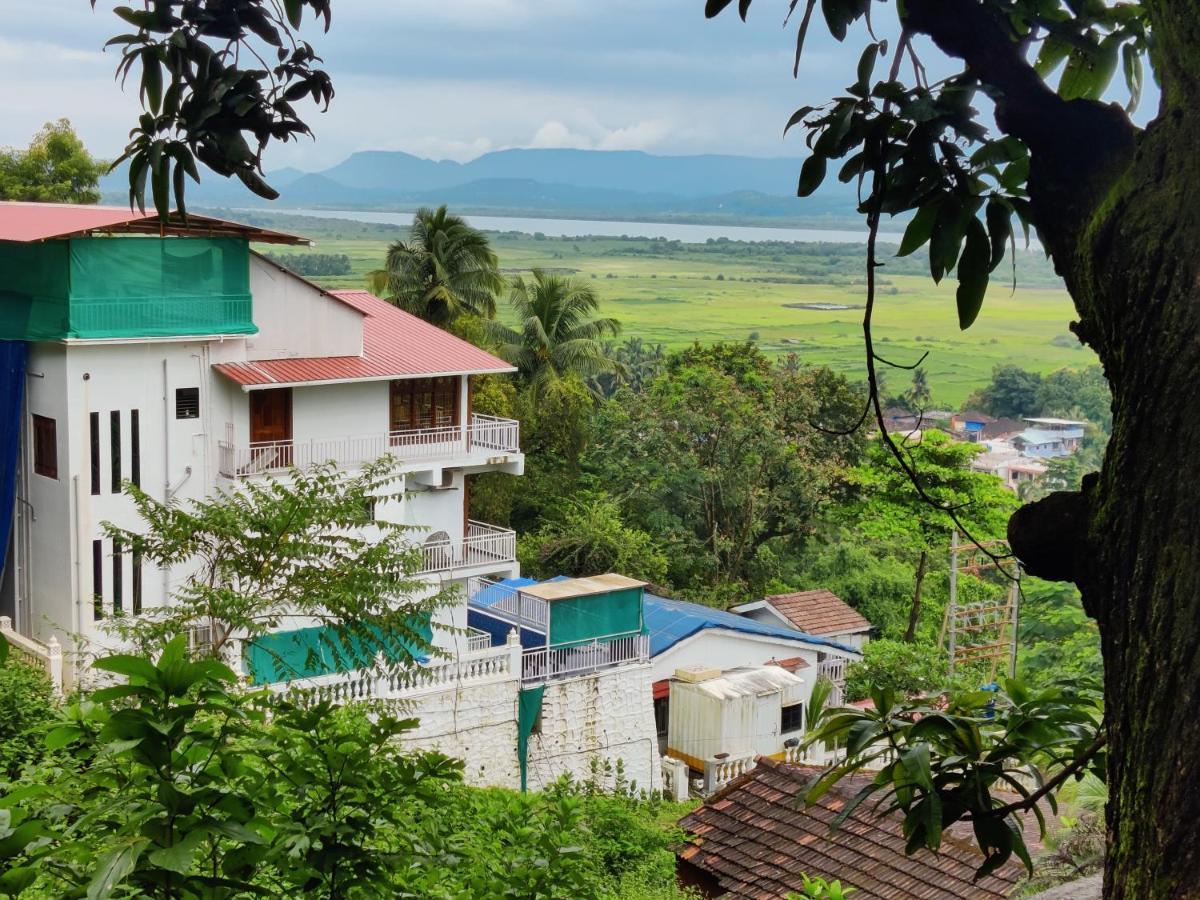 Whitehouse Homestay By Oxystays Hospitality Alībāg Exterior foto