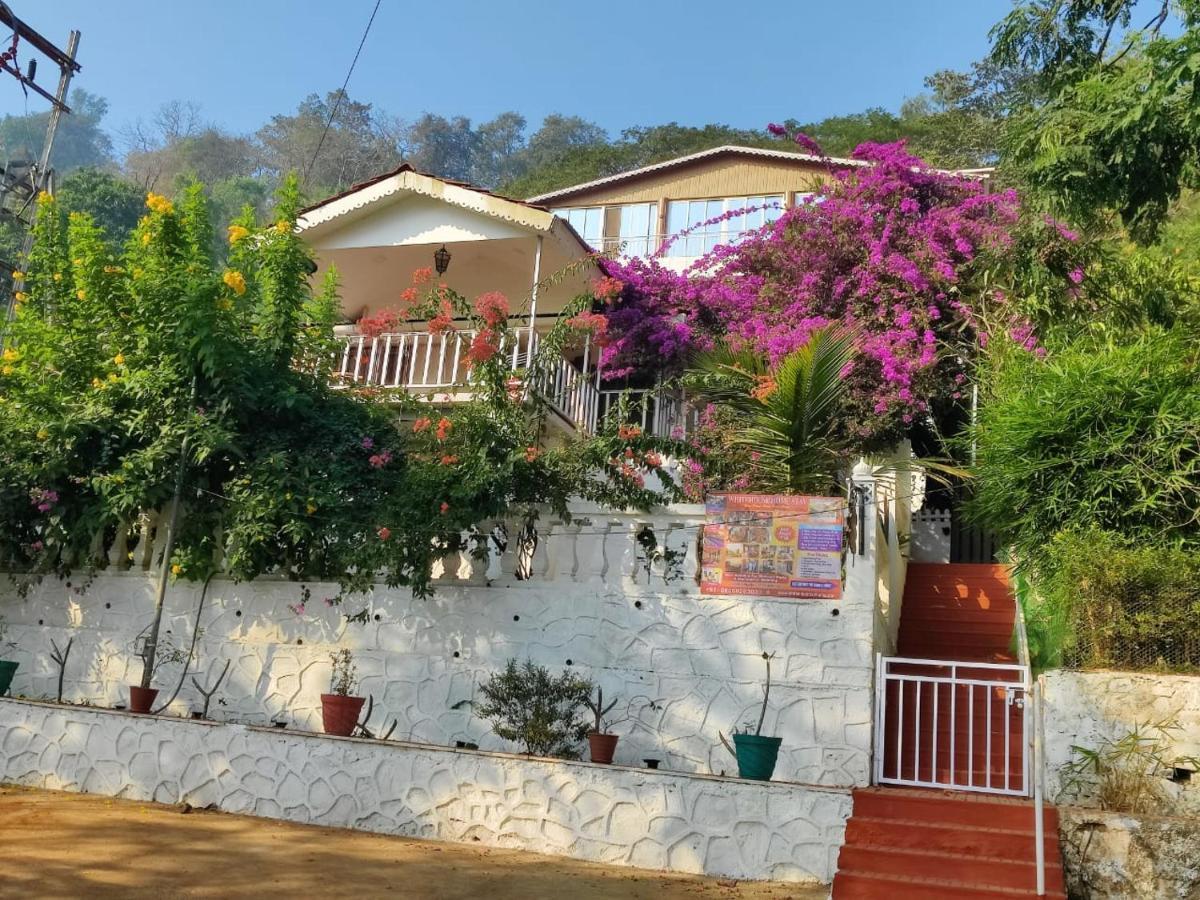 Whitehouse Homestay By Oxystays Hospitality Alībāg Exterior foto