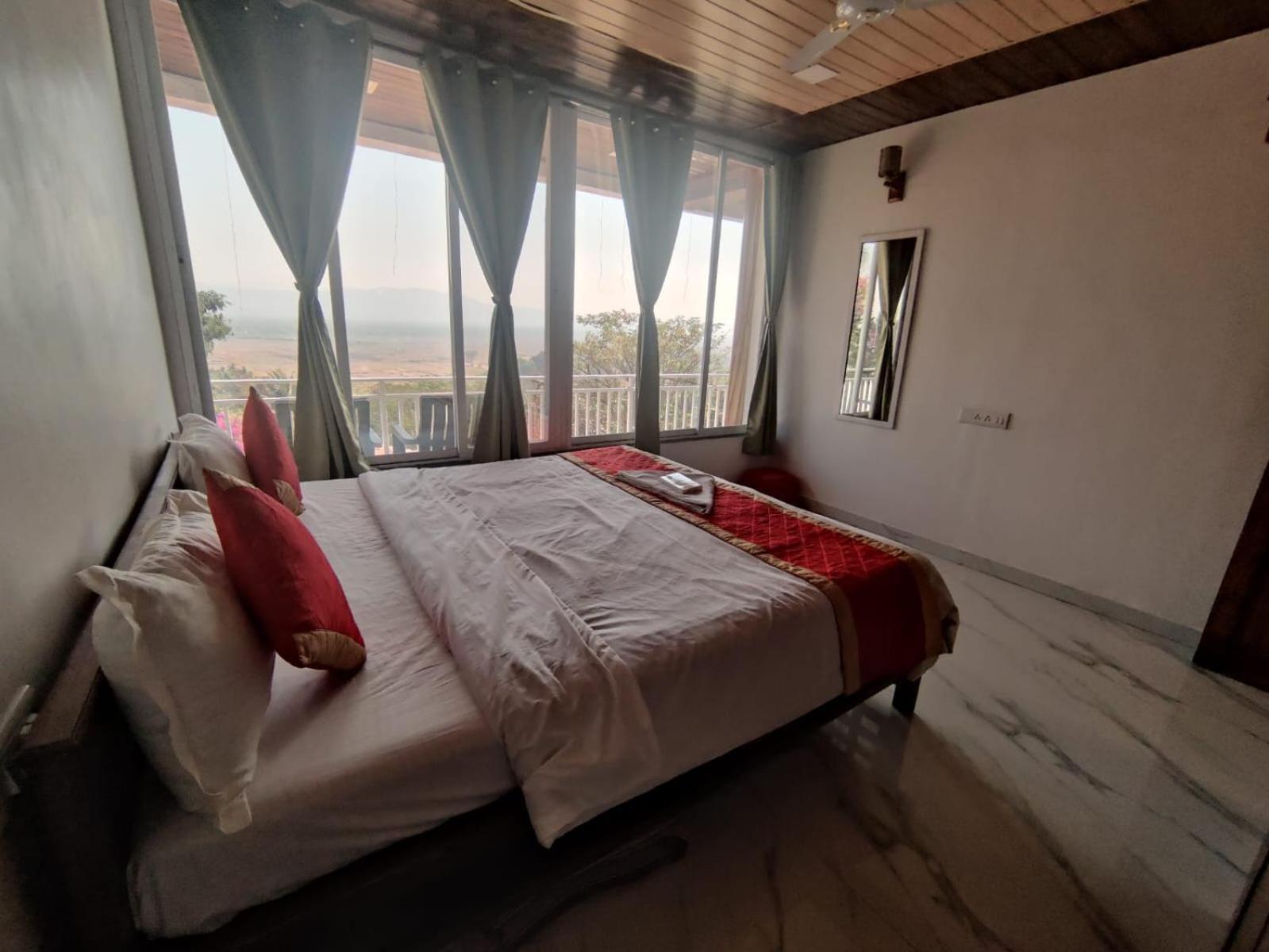 Whitehouse Homestay By Oxystays Hospitality Alībāg Exterior foto